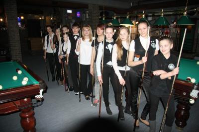 Четырнадцать бильярдисток начали борьбу за звание чемпионки Рязани 